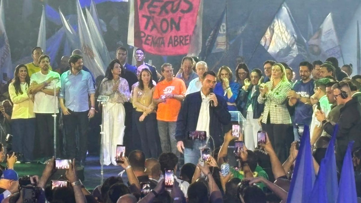 ‘Legado de Bolsonaro foi destruído por Lula’, diz Flávio em convenção que oficializa Tarcísio à reeleição em SP - QTU Questões do Universo