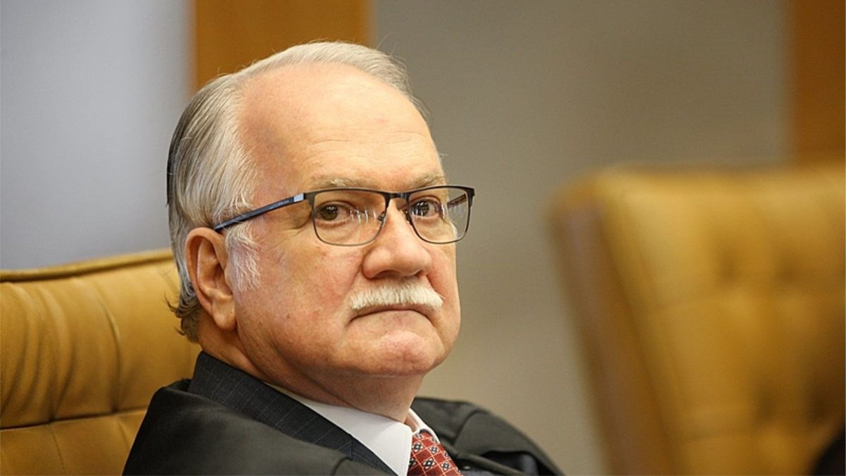 ‘Há de aceitar ter suas decisões contestadas’: Diante de críticas ao STF, Fachin defende contestação às decisões do Tribunal - QTU Questões do Universo