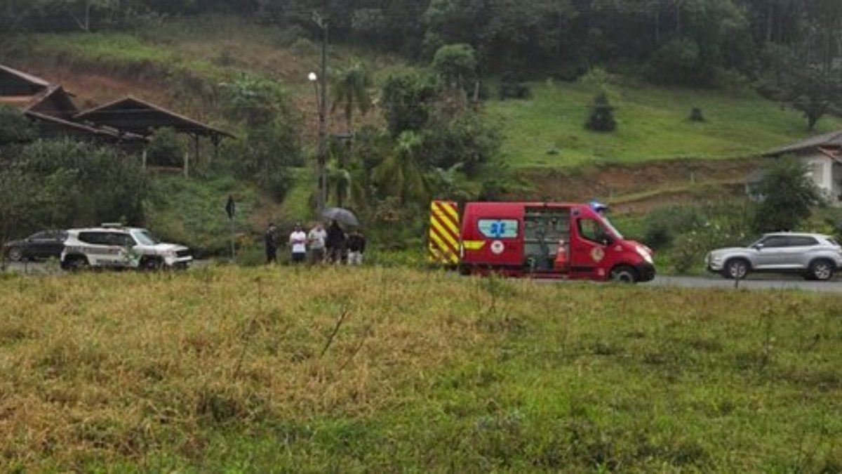Homem morre após invadir casas em Guaramirim