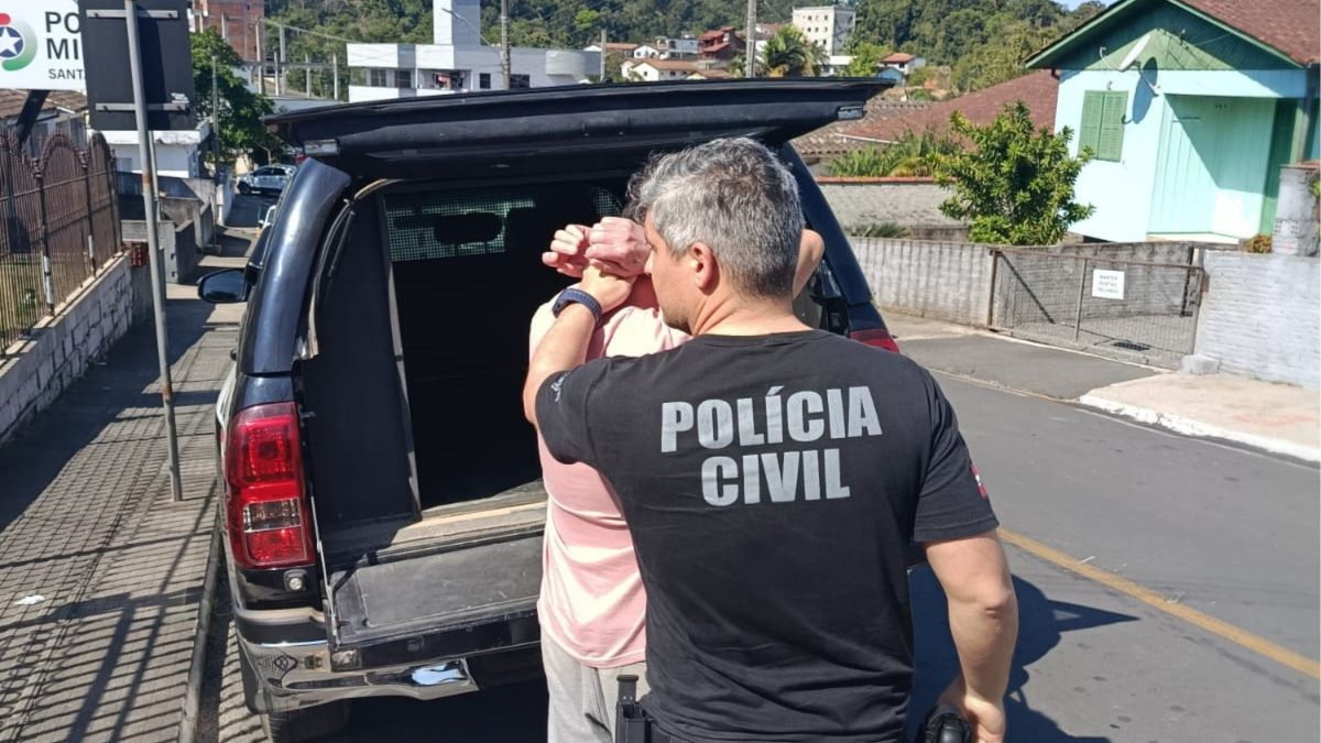 Homem que usava ‘falsa entidade’, poderes e promessa de realizar desejos para aliciar adolescentes e abusá-los sexualmente é preso em SC; entenda o caso - QTU Questões do Universo