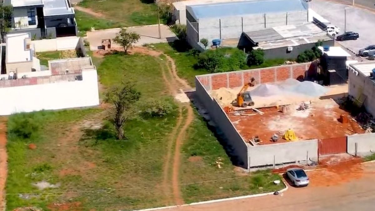 Justiça manda demolir condomínio de uma das áreas mais nobres do país, com 400 casas e 5 mil moradores; multa pode chegar a R$ 500 milhões - QTU Questões do Universo
