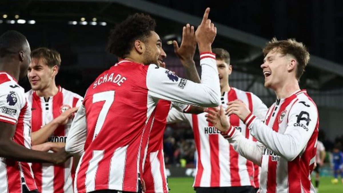Dupla da Premier League defende nigeriano em briga e acusado de cometer racismo fica com olho roxo - QTU Questões do Universo