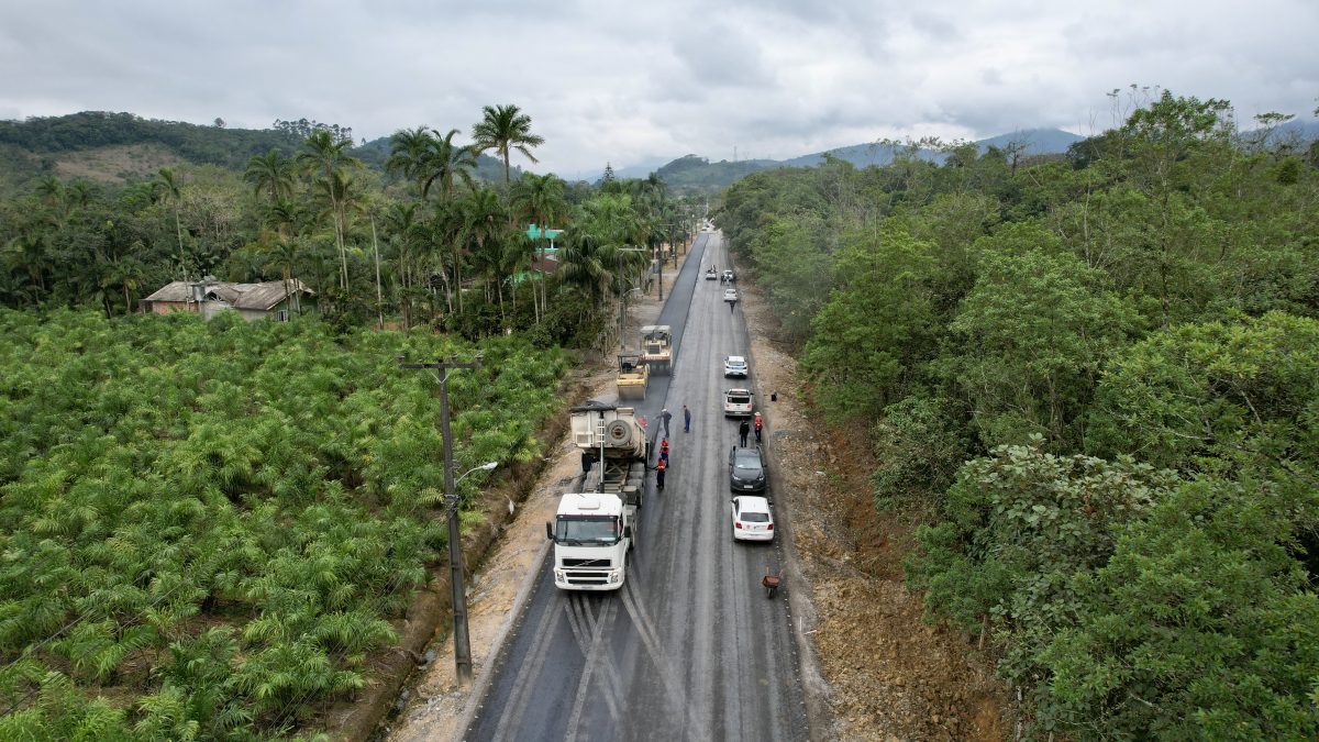Rota de R$ 20 milhões entre Joinville e Garuva ganha novos 400 metros de asfalto