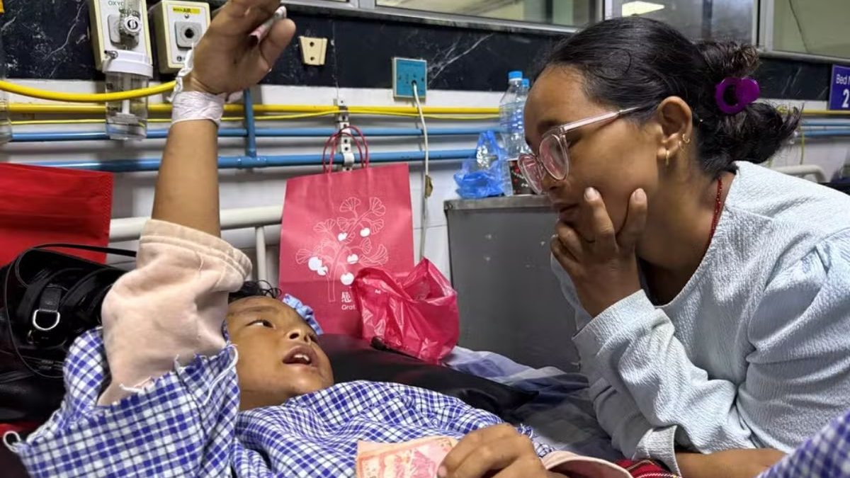 O MILAGRE DE ZOYAL: Menino de 8 anos sobrevive a enchente subindo em árvores
