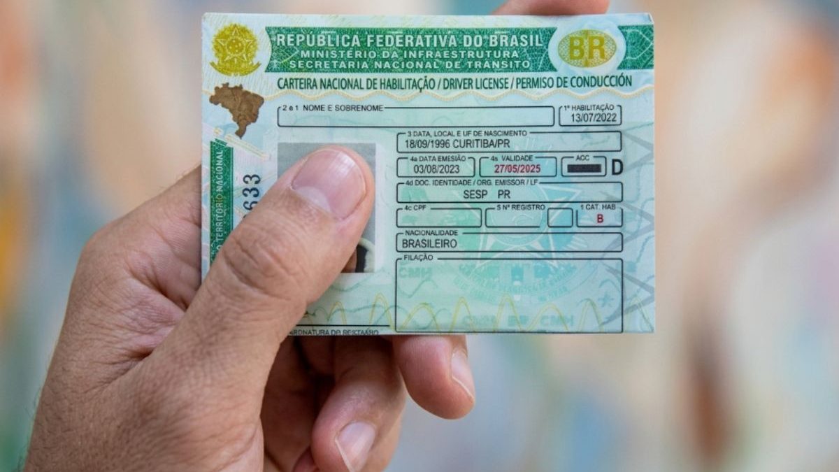 Alerta aos motoristas: CNH que vence em 2026 não precisa ser renovada agora; regra do Contran prorrogou validade e adiou prazo - QTU Questões do Universo