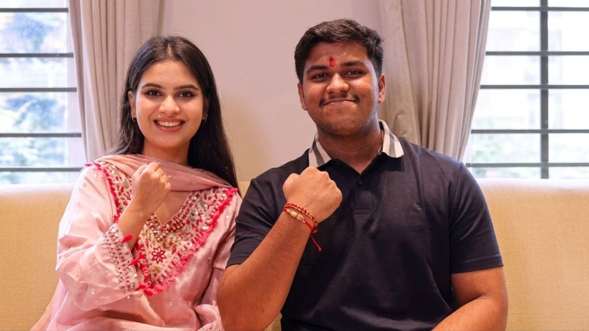 Mulher que perdeu a mão aos 13 anos recebe transplante e cria laço com família da doadora, agora ela amarra uma pulseira no irmão da doadora todos os anos - QTU Questões do Universo