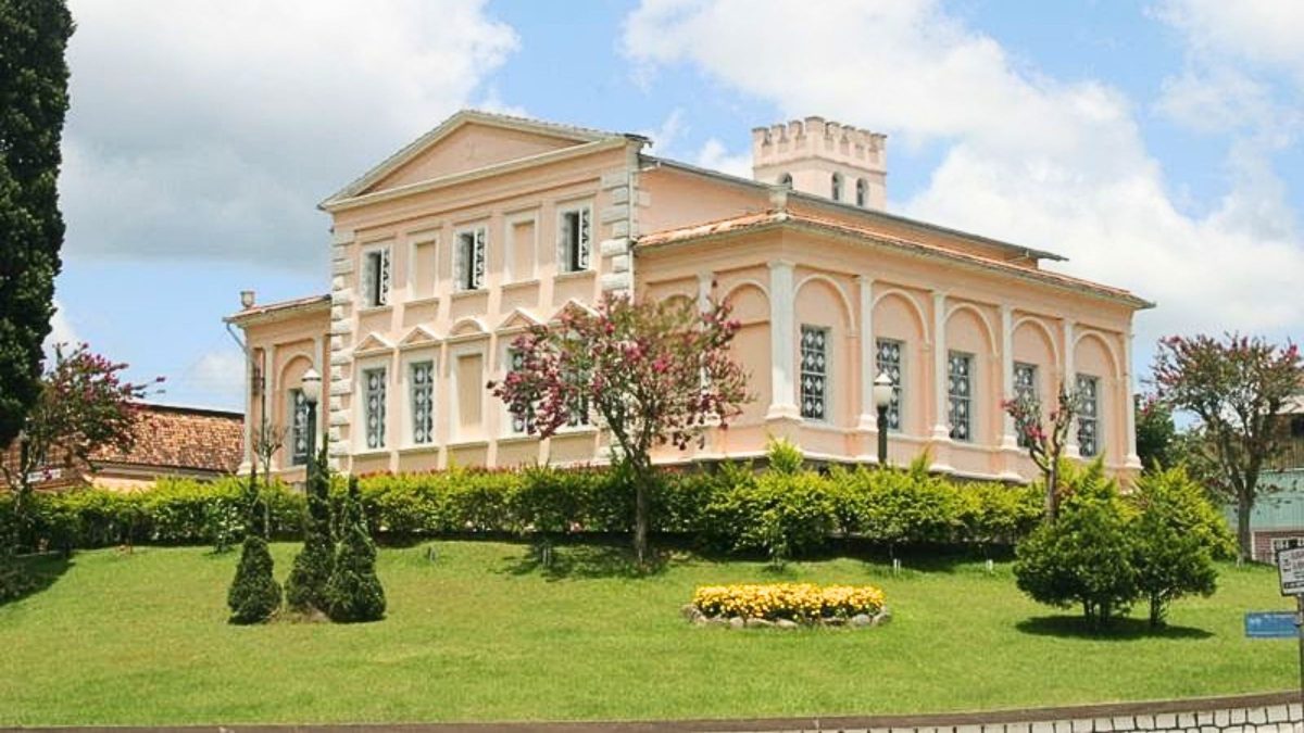 O casarão que virou sede do Governo de SC e quartel-general durante uma revolução