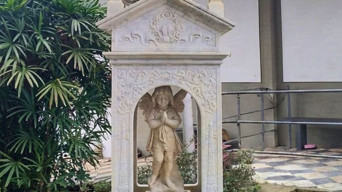 De volta para casa: anjo de mármore de 128 anos retorna à igreja histórica após furto em SC - QTU Questões do Universo