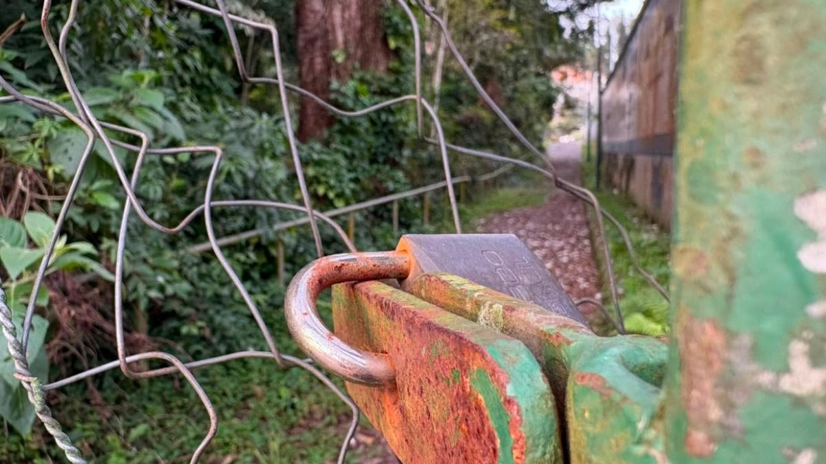 Parque estratégico no Centro de Blumenau é tomado por abandono após meses fechado - QTU Questões do Universo