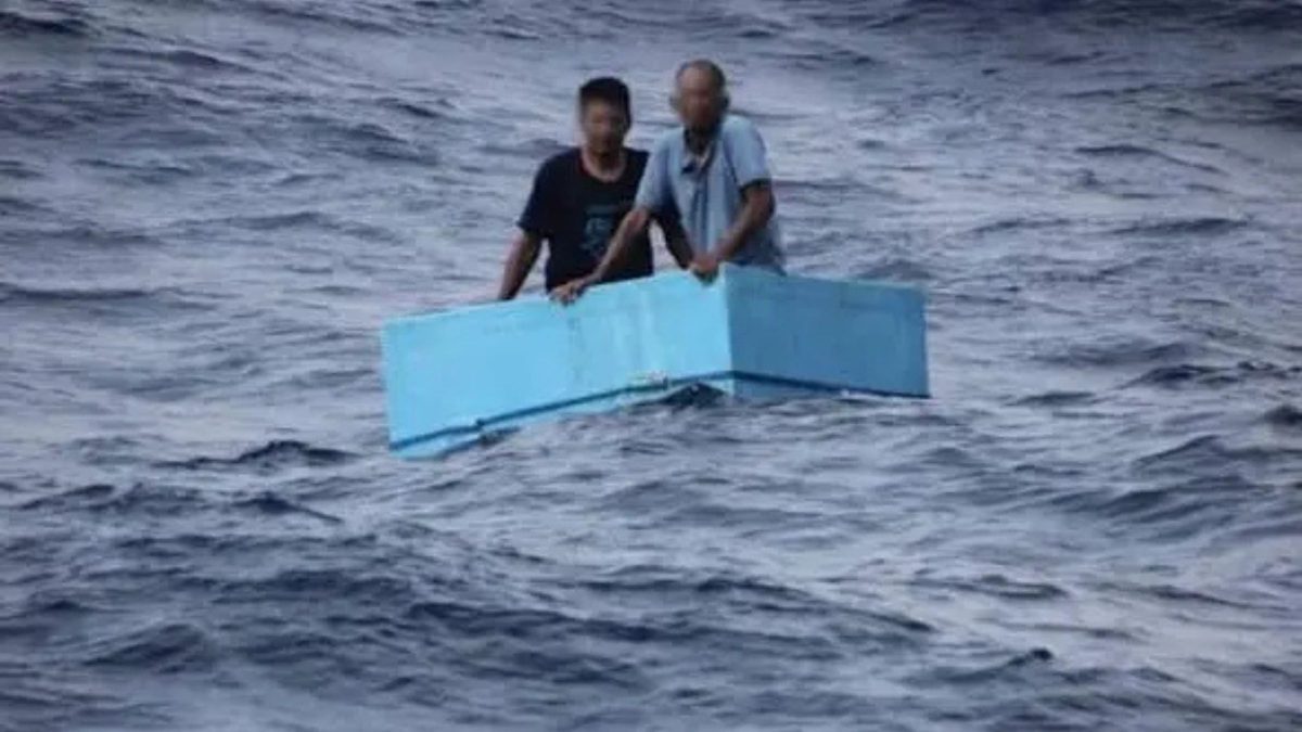 Pescadores desaparecidos passam 5 dias agarrados a uma caixa térmica à deriva em alto-mar no Pacífico, mas aeronave avista sinal e faz resgate no México - QTU Questões do Universo