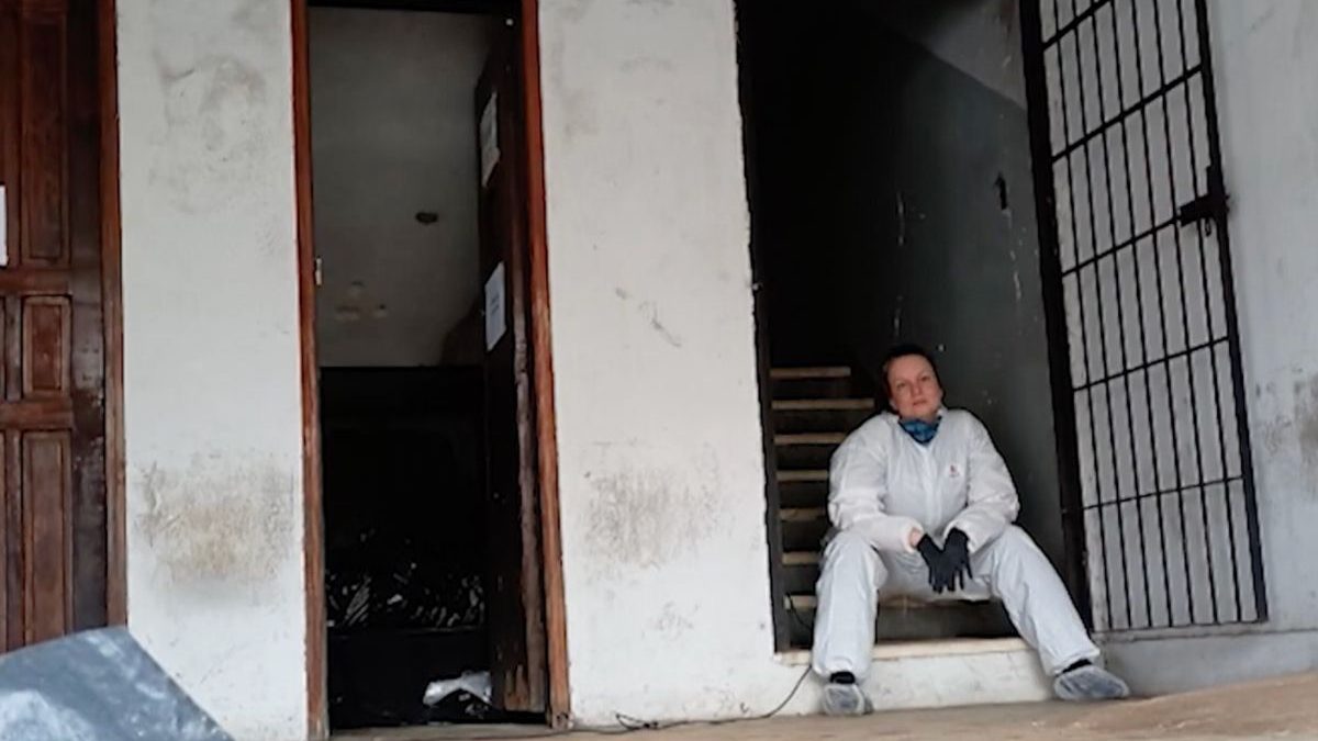 Centro de tortura da ditadura estava fechado há mais de 30 anos, mas pesquisadora de SC encontra vestígios compatíveis com sangue humano - QTU Questões do Universo
