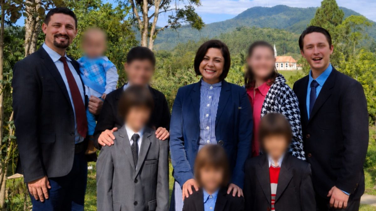 Família é condenada por manter filhos em homeschooling por 13 anos em Blumenau e terá