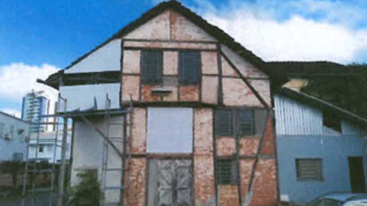 Prédio enxaimel na rua mais famosa de Joinville será restaurado em obra de quase R$ 1