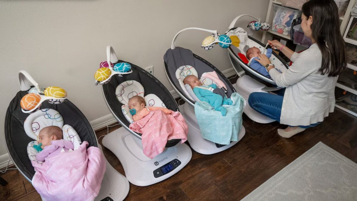 Quadrigêmeas idênticas deixam a UTI após mais de 3 meses de internação e finalmente vão para casa, mas havia duas pessoas que ainda nunca tinham conseguido conhecê-las: seus irmãos - QTU Questões do Universo