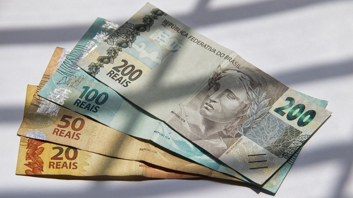 Mais de 520 mil contribuintes ainda têm valores a receber do Imposto de Renda; veja quem