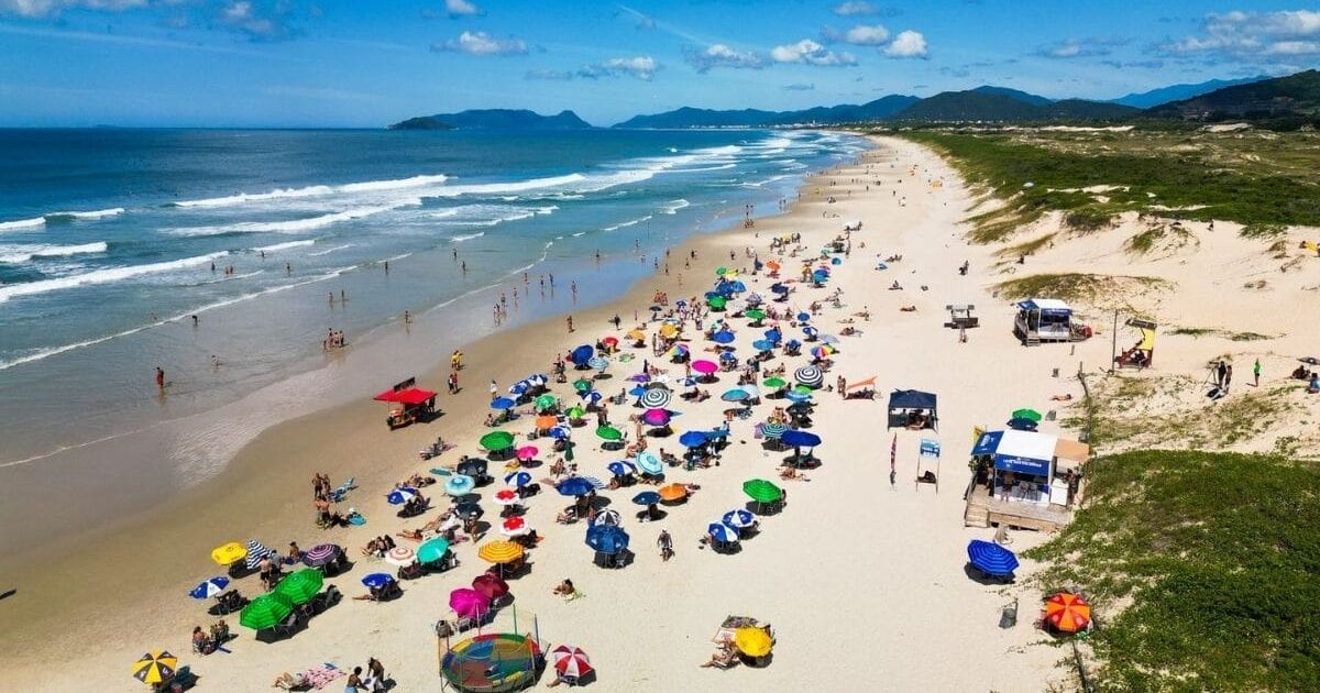 Quiosques, cadeiras e guarda-sóis: Florianópolis abre editais para exploração das praias com novas regras; veja o que muda - QTU Questões do Universo