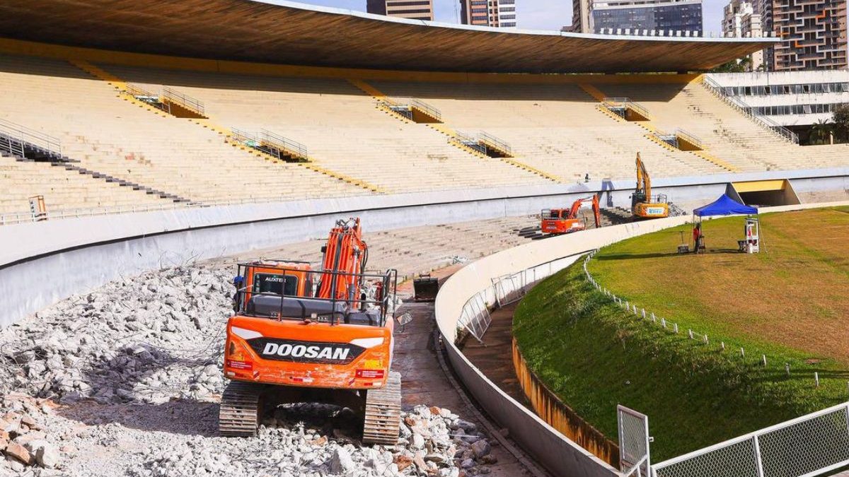 Após 50 anos, estádio histórico que recebeu Pelé e Maradona começa a ser demolido para iniciar obra de R$ 400 mi inspirada na NFL - QTU Questões do Universo