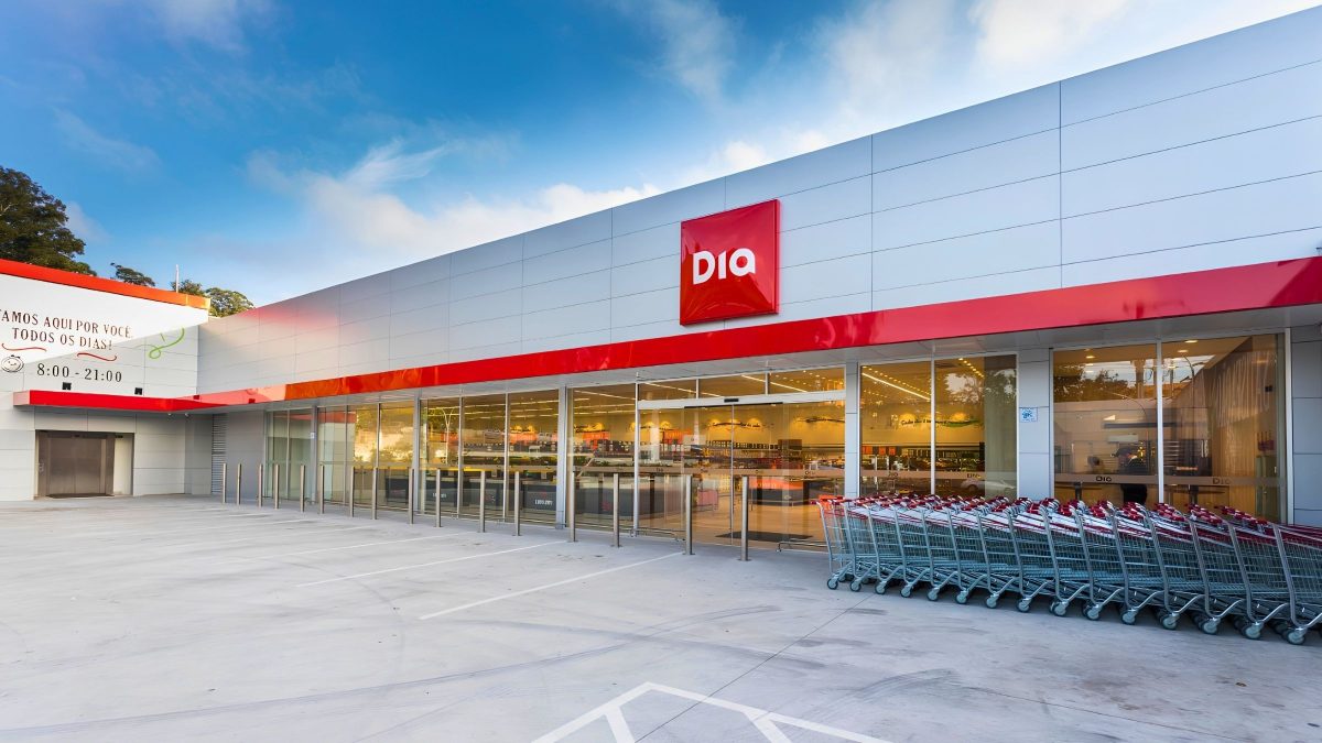 Gigante dos supermercados fecha 343 das 587 lojas no Brasil, desativa 3 CDs, trata dívida de R$ 1,1 bilhão e encerra recuperação - QTU Questões do Universo