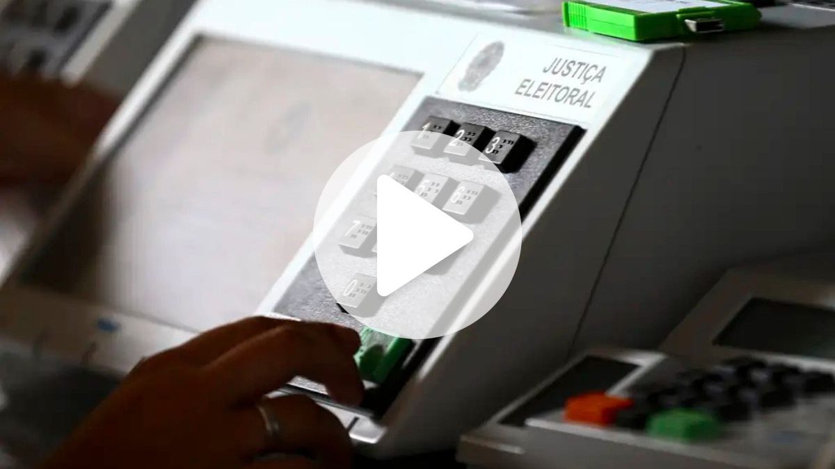 TSE desmonta urna eletrônica ao vivo pela primeira vez na história para mostrar funcionamento interno e segurança do sistema - QTU Questões do Universo