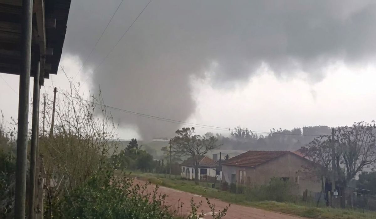 Tornado F2