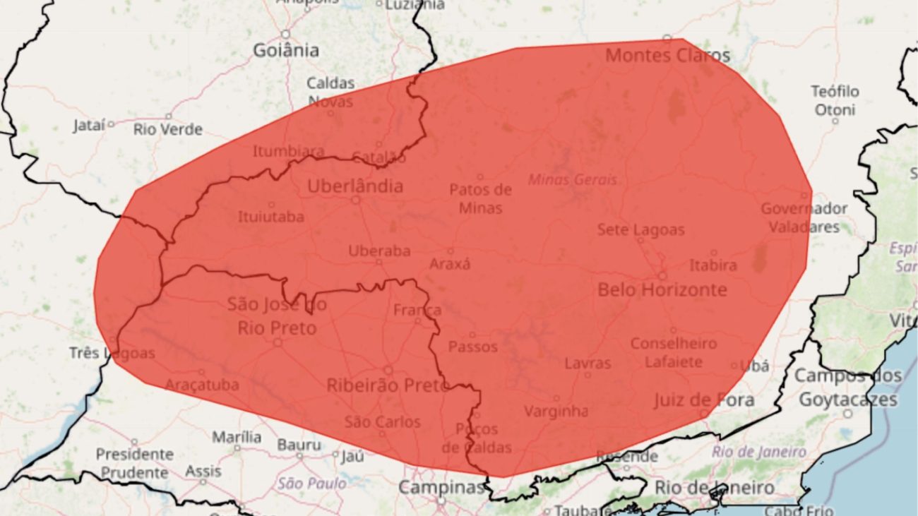 Área sob aviso vermelho de onda de calor, vigente a partir da tarde de segunda-feira até o final da tarde de quarta-feira.