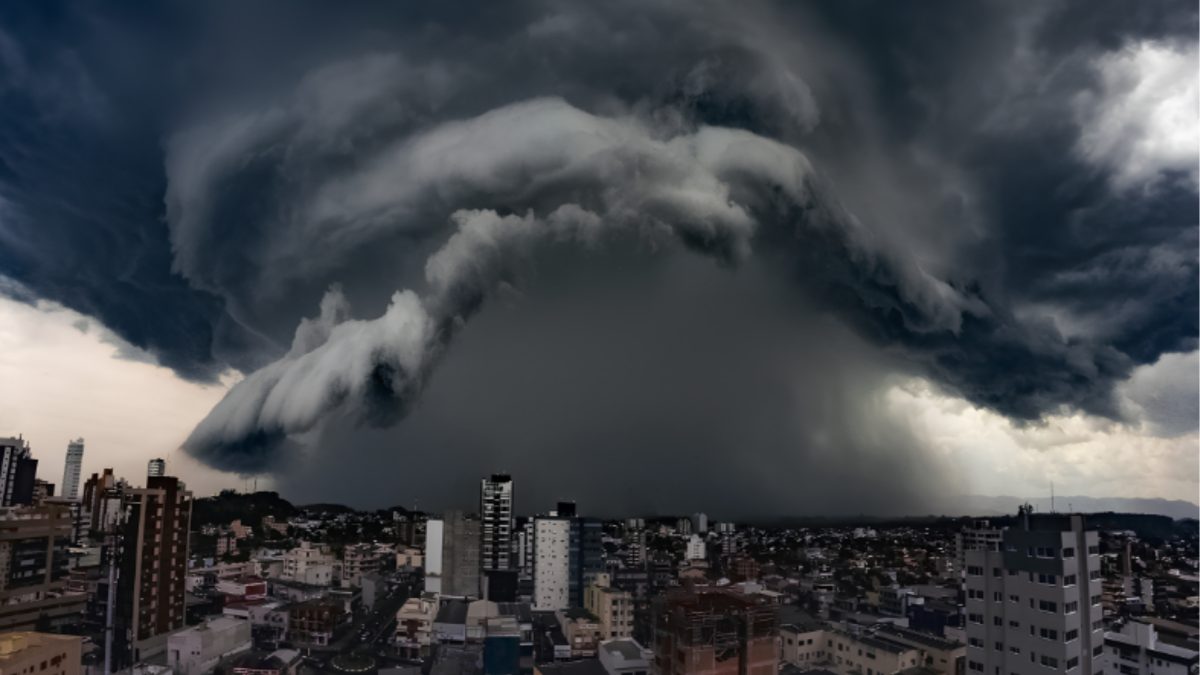 ATENÇÃO, SC! Ciclone traz 300mm de chuva e risco de granizo nesta sexta-feira (11)