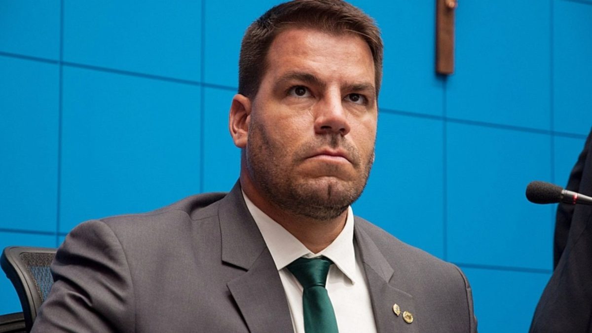 Briga por tamanho de outdoor termina com fracasso do PT contra Capitão Contar em Mato Grosso do Sul