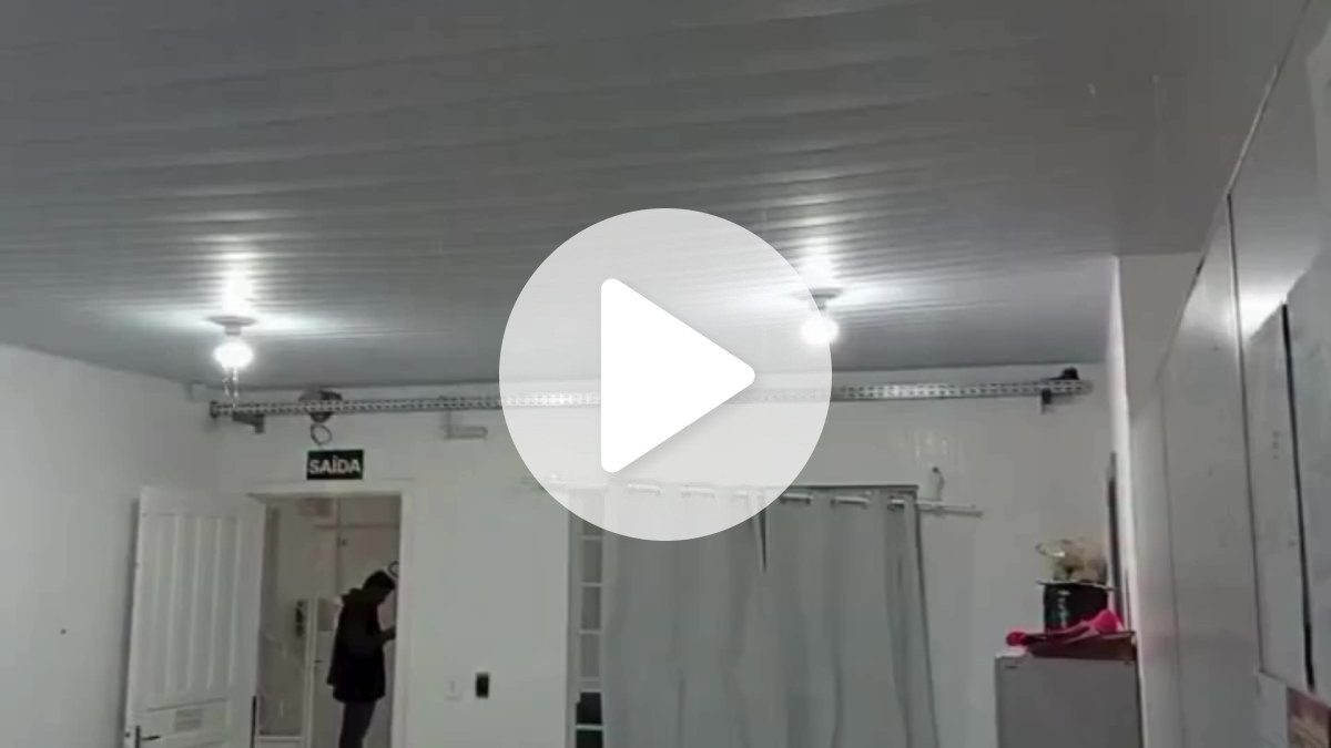 ATENÇÃO, MAFRA! Granizo derruba forro de escola estadual no bairro Faxinal