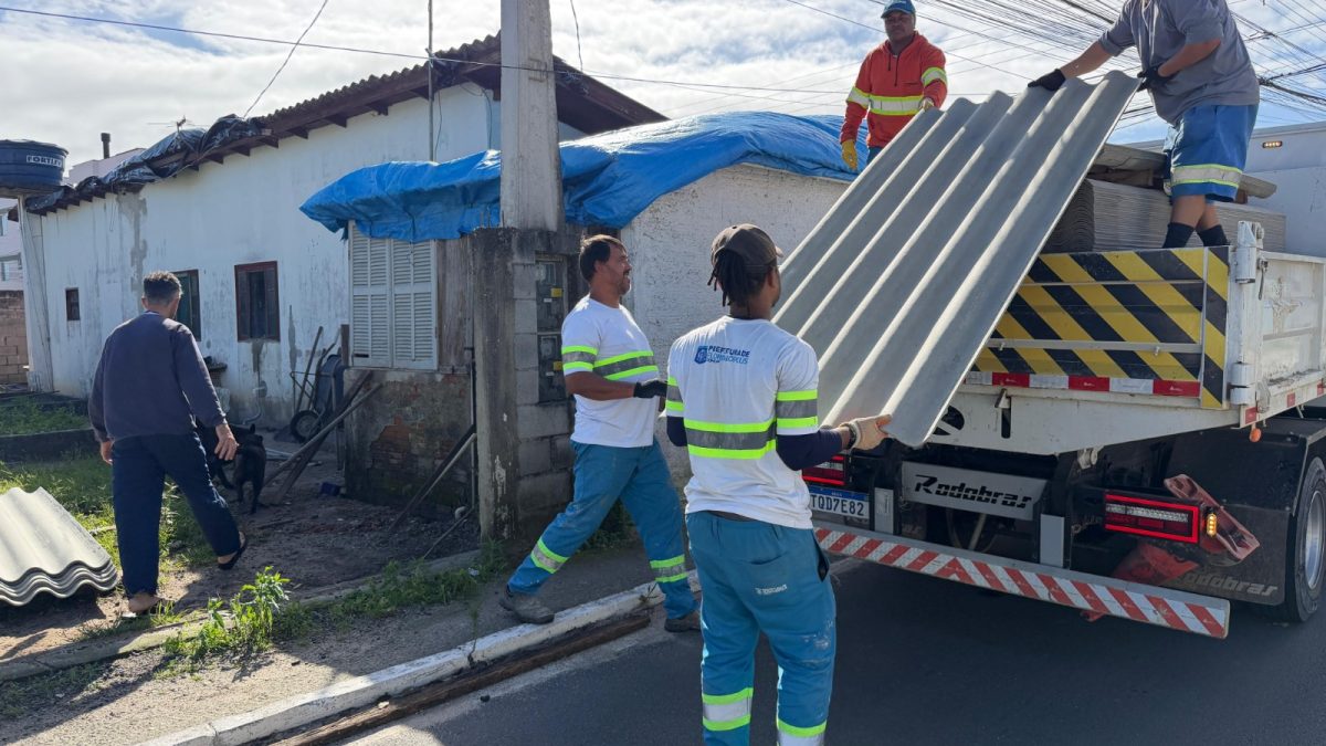 Florianópolis entrega quase 28 mil telhas para atingidos por granizo e altera modelo no Continente e Norte da Ilha nesta sexta-feira - QTU Questões do Universo