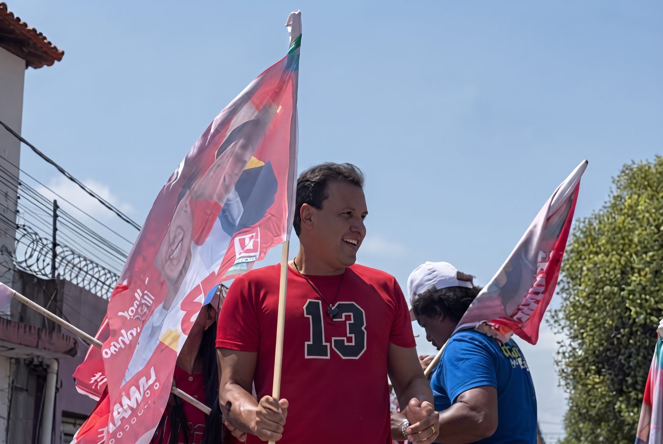 Felipe Camarão durante carreata em Timbiras, no Leste Maranhense.Foto: Ascom