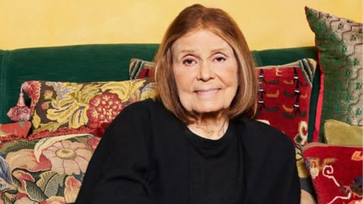 Quem foi Gloria Steinem? Escritora e ativista que marcou o movimento feminista nos EUA morre aos 92 anos - QTU Questões do Universo