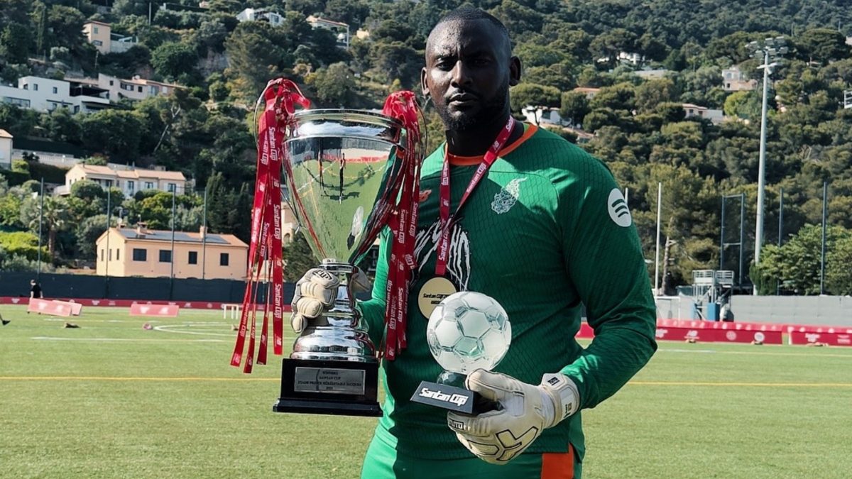 Goleiro do futebol amador recusa trono em sucessão na África