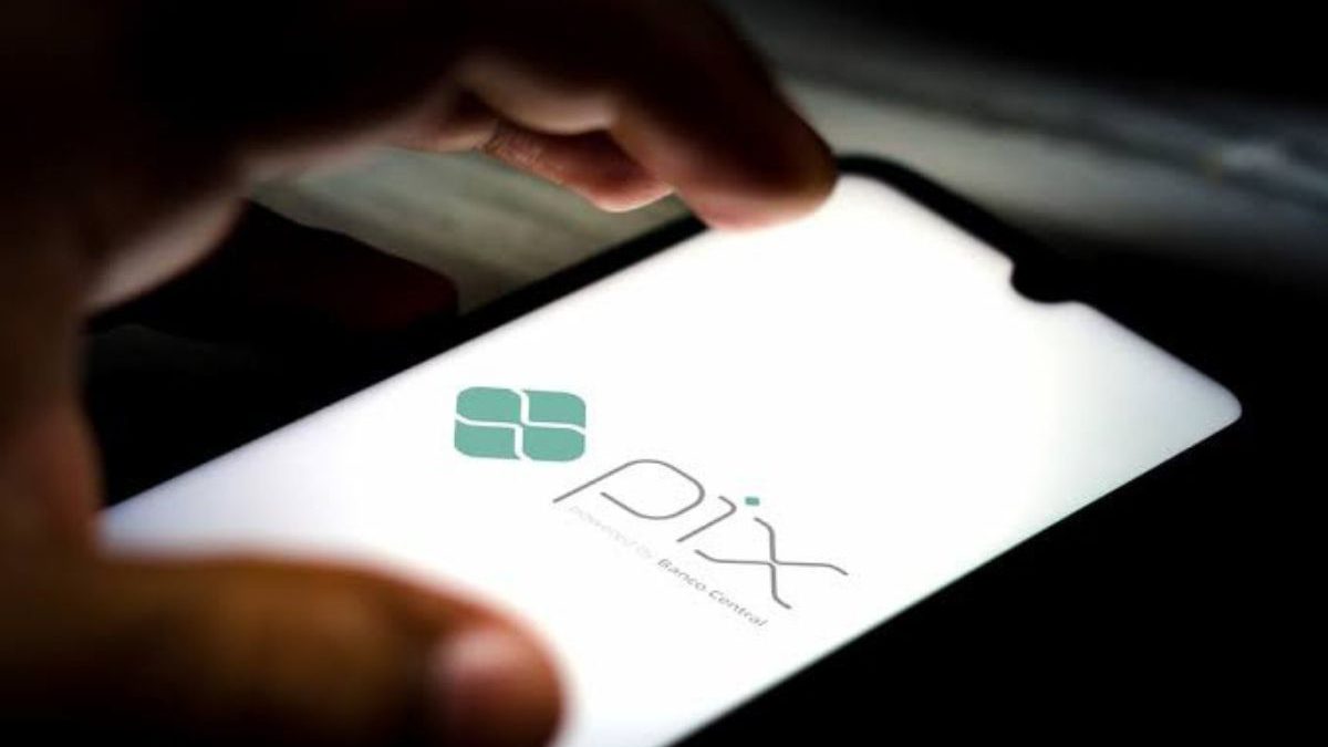 Vírus invade 90 sites de compras do Brasil e troca QR Code do Pix na hora do pagamento, afirma pesquisador