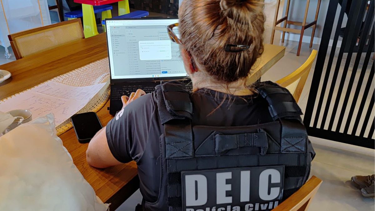 Denúncia anônima leva à investigação de fraude em licitação e compra de imóveis com dinheiro sem origem esclarecida em cinco cidades de SC - QTU Questões do Universo