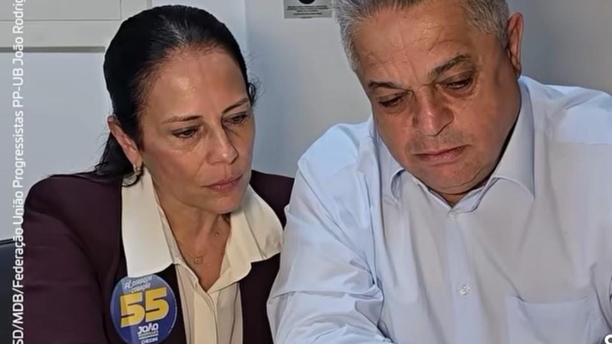 O que leva Jorginho Mello, na liderança, a atacar João Rodrigues?