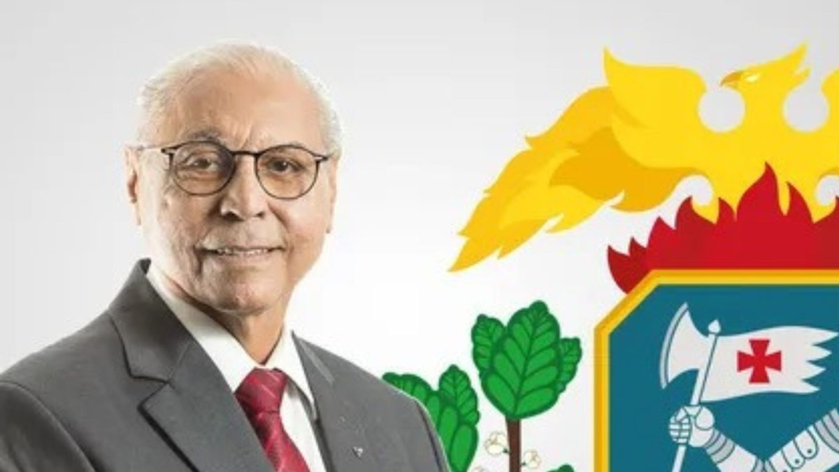 Deputado faz campanha dentro de cartório durante expediente e caso vai parar no Ministério Público - Foto