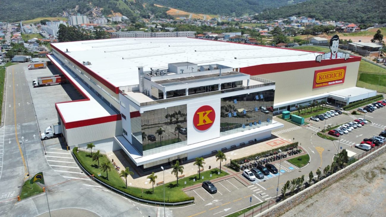 Com origem em Florianópolis (SC), empresa tem sede estratégica do Koerich Administração e Distribuição em Biguaçu (SC), na BR-101, gargalo para as rodovias que ligam as cidades do estado. Foto: Divulgação/Koerich/ND Mais