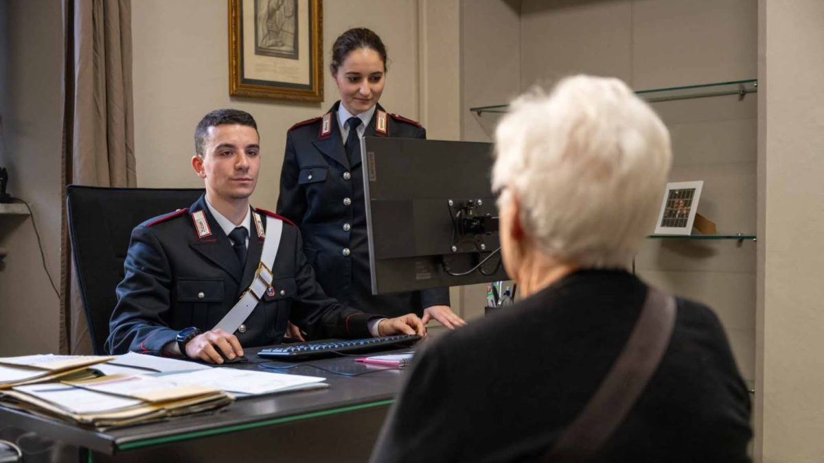 Mulher de 85 anos arma armadilha contra falsos policiais e ajuda a prender quadrilha, era o terceiro golpe que ela frustrava em dois anos - Foto