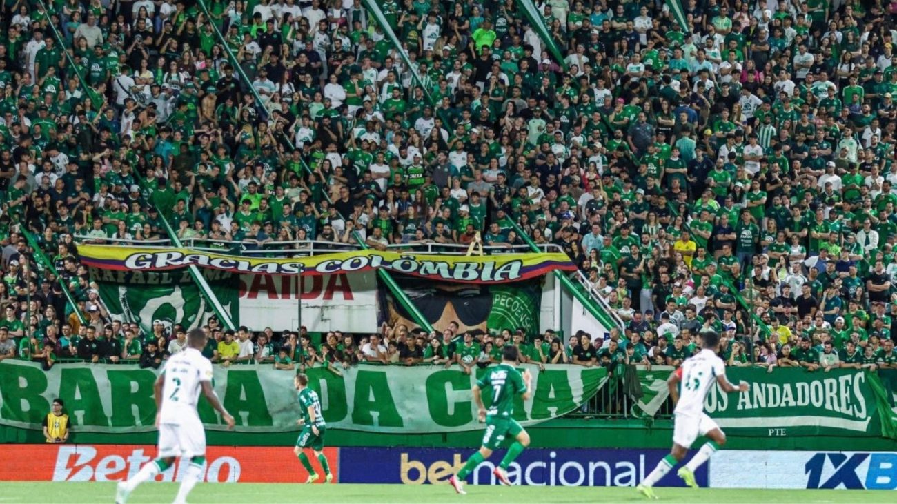 Equipes disputam um amistoso em Medellín, na Colômbia