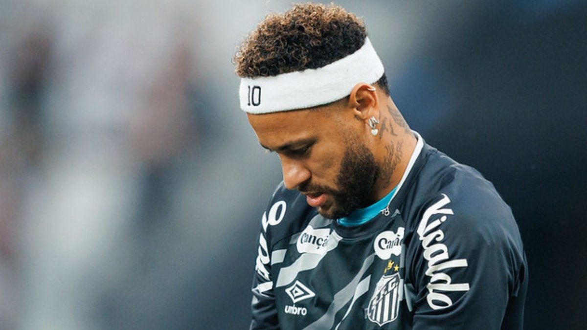 VÍDEO: Neymar é flagrado ‘correndo para o banheiro’ ao sentir dor de barriga antes de Corinthians x Santos - QTU Questões do Universo