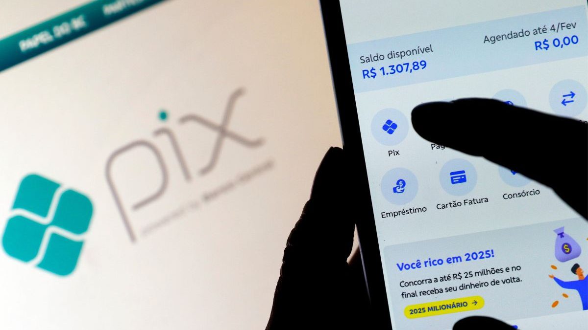Brasileiros que têm conta-salário poderão usar o dinheiro mais rápido após nova regra do Pix anunciada pelo Banco Central