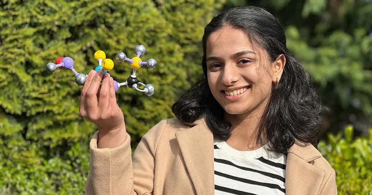 Estudante de 18 anos inventa plástico biodegradável que ‘devora’ microplásticos e faz história ao ganhar prêmio europeu com tecnologia que pode ajudar a reduzir a poluição - QTU Questões do Universo