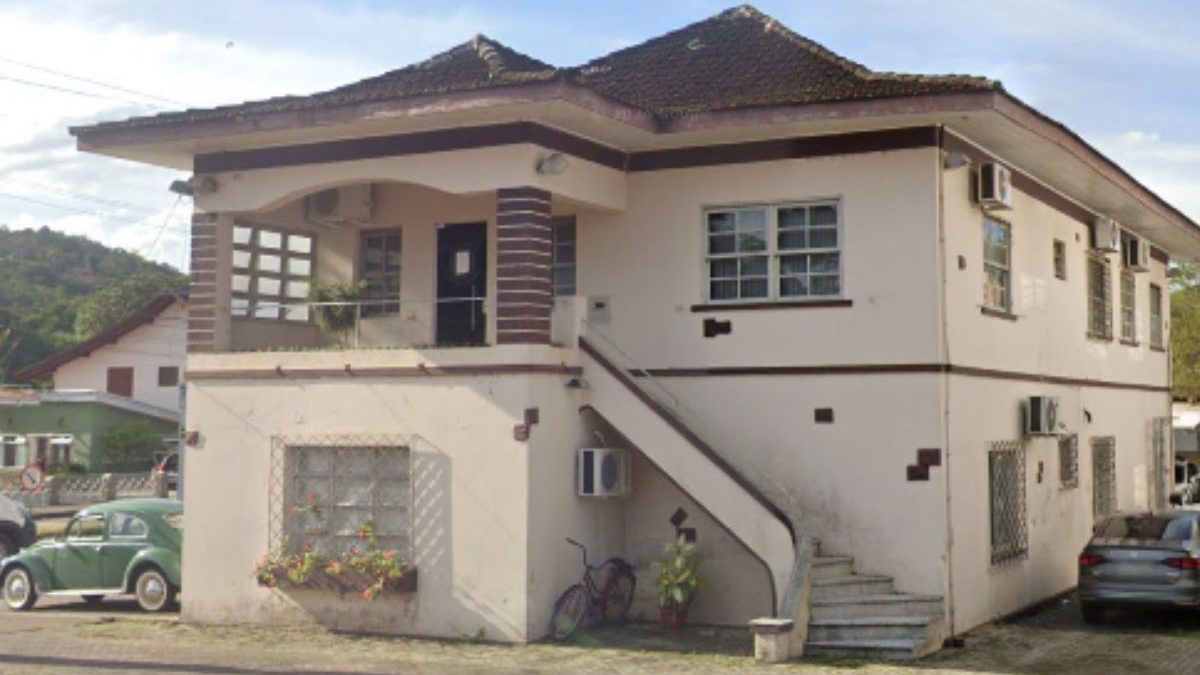 Jovem denuncia estupro após ex-companheiro chutar porta, invadir casa e fugir em SC