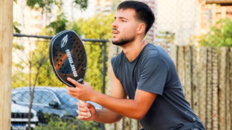 Com 3 pódios no Pan, prodígio de SC é convocado para a Seleção: 'Representar o Brasil é uma honra' 2 A relação de Vinícius com o beach tennis começou ainda na infância - Reprodução/Redes sociais/ND Mais