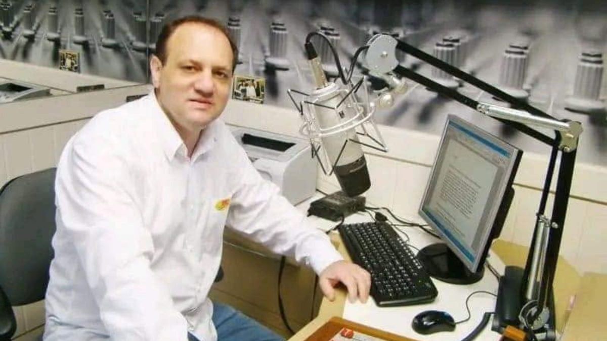 Morre aos 63 anos radialista que marcou o rádio e atuou na comunicação pública de SC: ‘Morreu no sofá de casa’