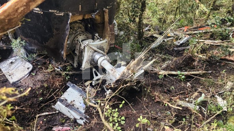Destroços da aeronave que caiu com o cantor Rick e outras 4 pessoas na Serra catarinense - ND Mais