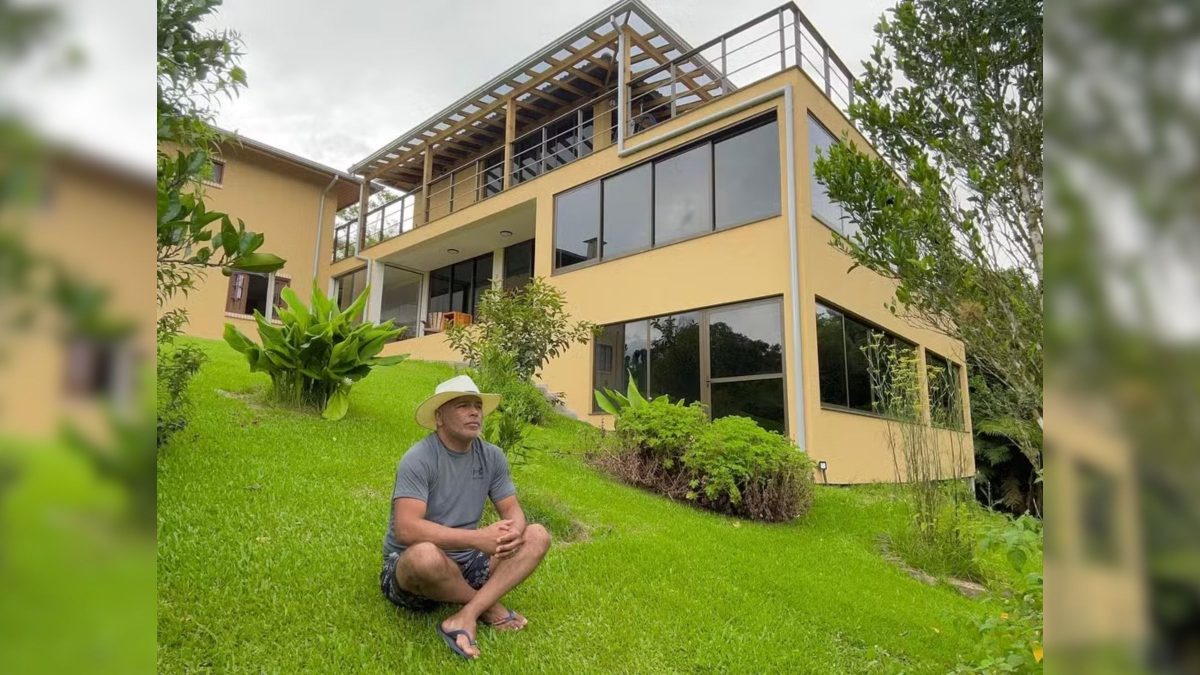 FOTOS: Cantor Rick era dono de imóveis em SC e tinha casa de campo com mobília rústica no pé da Serra