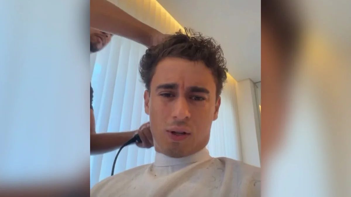 Após conversa com Vorcaro vazar, Nikolas Ferreira aparece cortando o cabelo, ironiza ‘lindão’ e promete vídeo nas redes sociais - QTU Questões do Universo