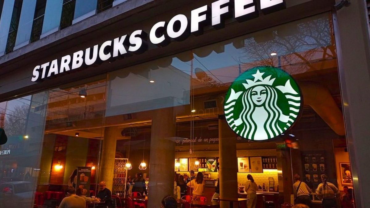 Após demissão de 900 funcionários, Starbucks fecha 250 lojas em apenas uma semana, mas tem plano para reforma de 1.500 unidades
