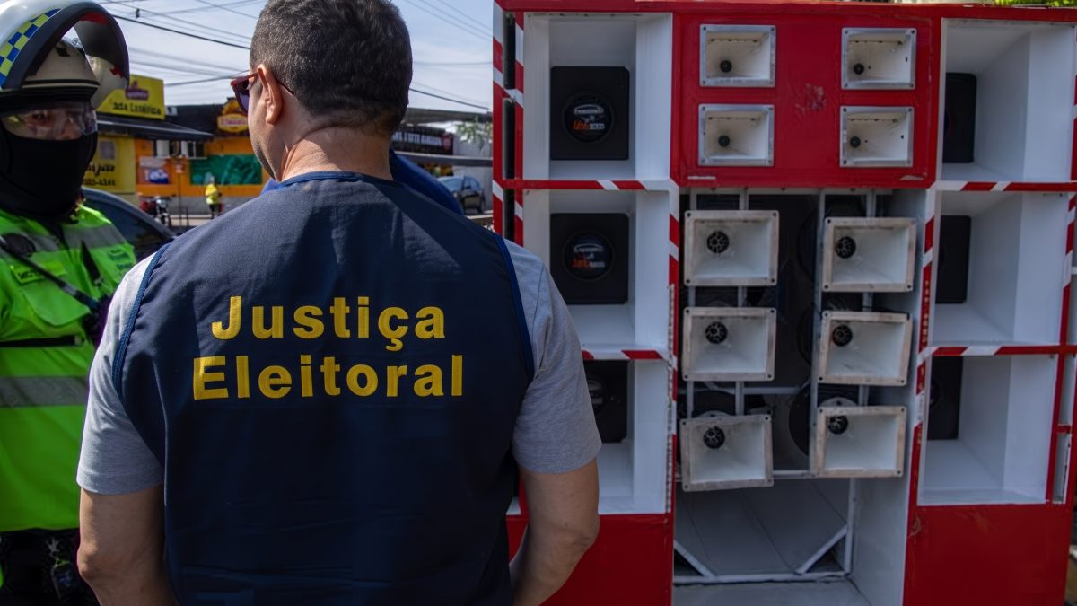 TRE-AM intensifica fiscalização de propaganda eleitoral e notifica donos de veículos em Manaus